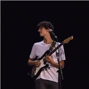 Estudiante de musicología en ESMUC, activo, enérgico y apasionado, clases de música y guitarra nivel principiante y medio